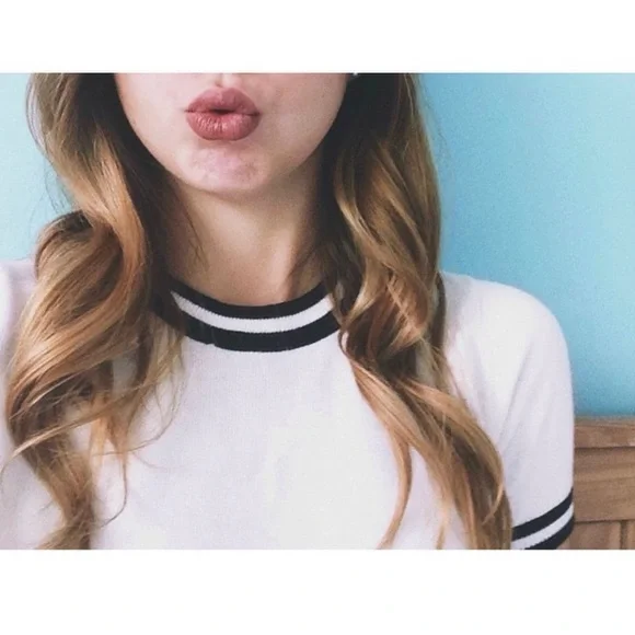 Brandy Melville Ringer Tee - Picture 8 of 10